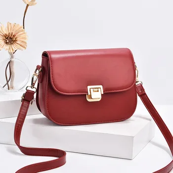 Новост 2023 Година, модерна чанта през рамо, корейската версия, просто женствена чанта през рамо с капак, малка чанта, калъф за телефон, портфейл с капак, малки чанти за ръце
